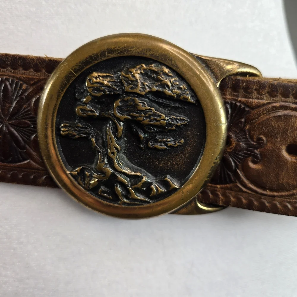 Vtg 1978 Tech Ether Guild Bristlecone Pine tree brass  buckle leather Belt